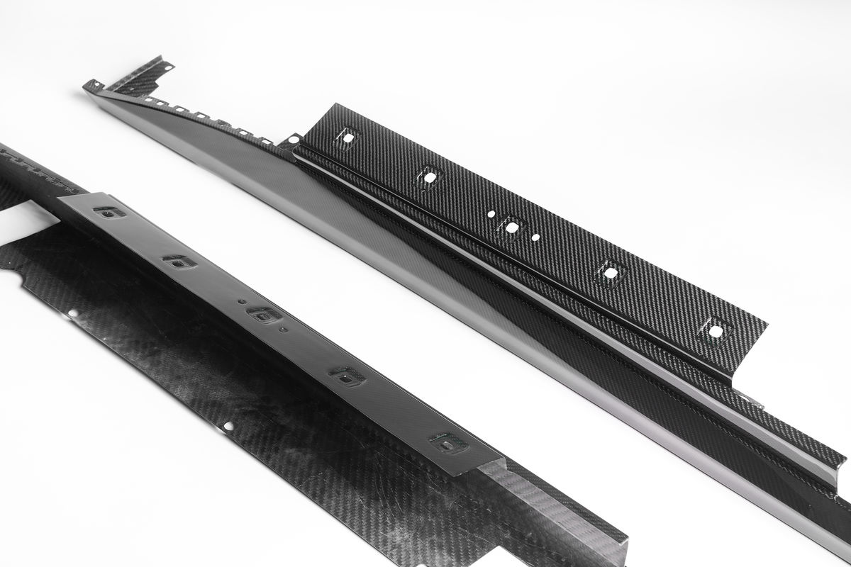 CARBON Performance Aero sideskirt set for Ferrari GTC4 Lusso