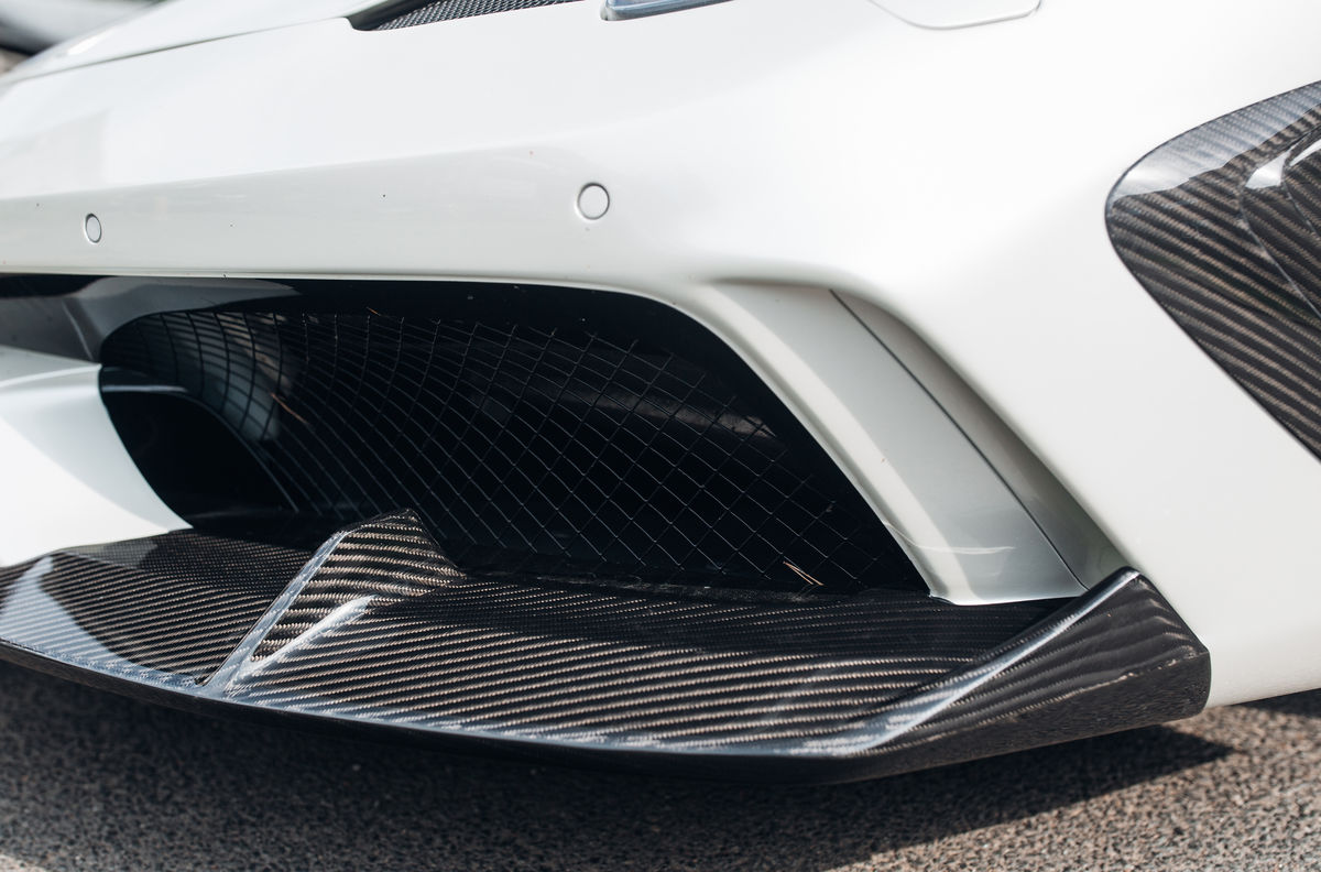 CARBON Performance Aero front splitter for Ferrari 458 Speciale