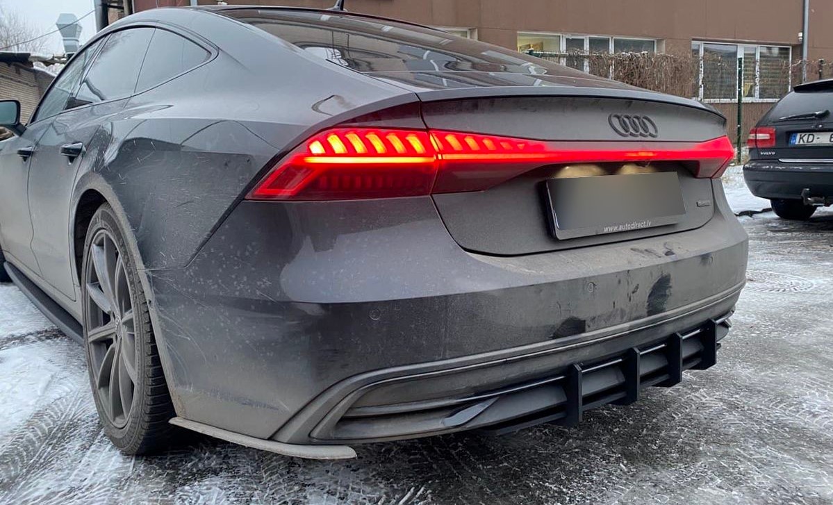 Rear Bumper diffuser addon with ribs / fins For SE Audi A7 4K for towing hitch