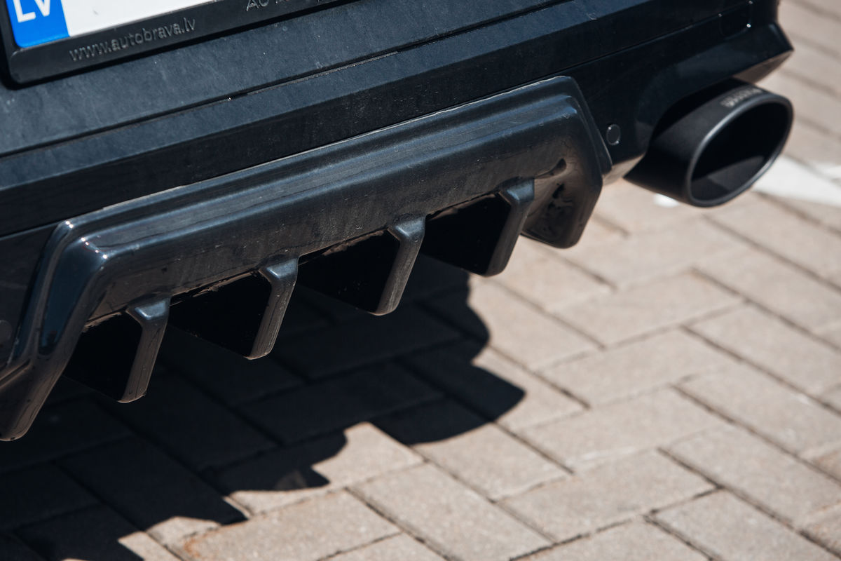 Rear bumper diffuser with ribs for Cupra Formentor