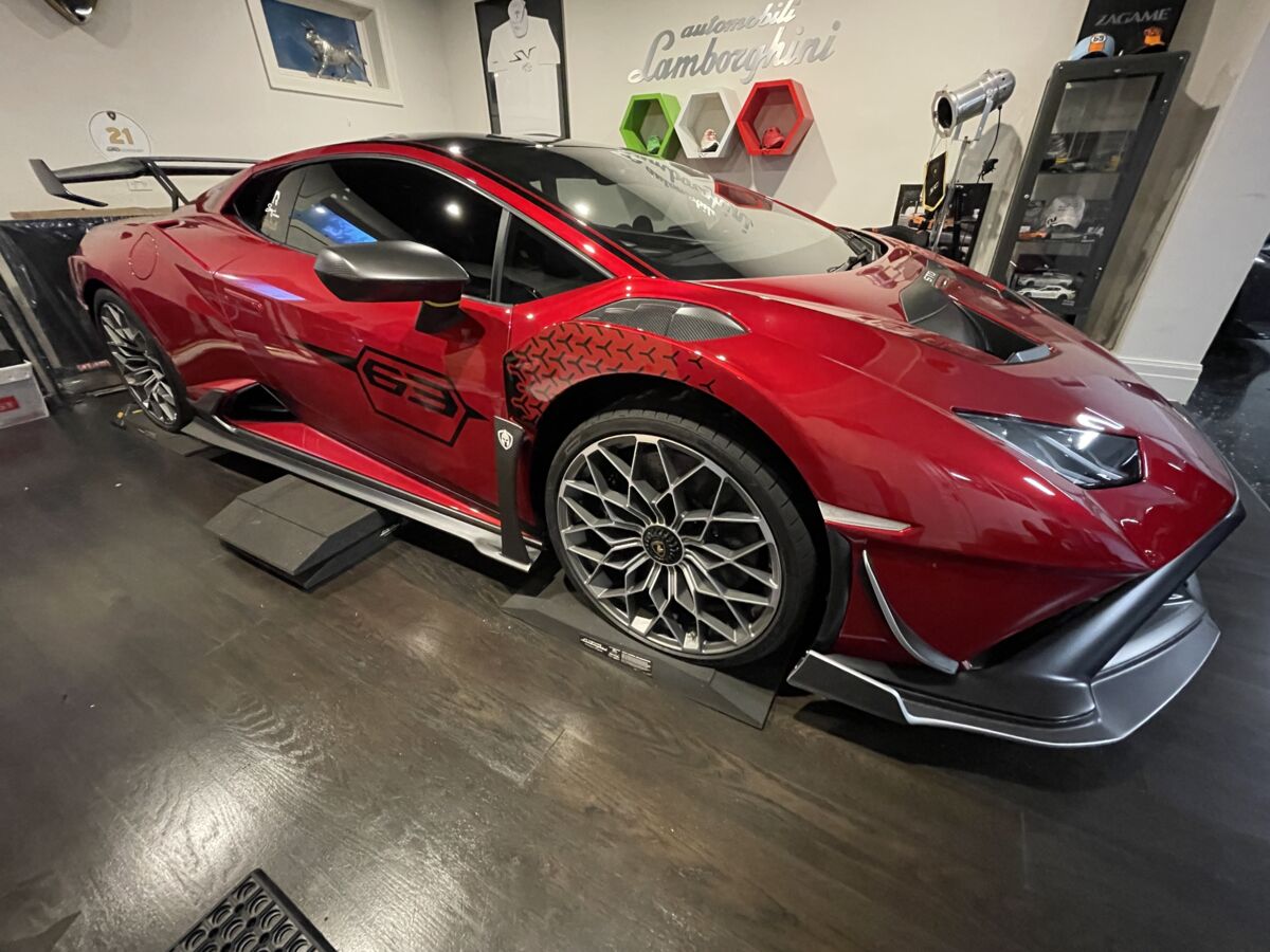 Matte carbon Side skirts spoilers for Huracan STO v1 - Image 4