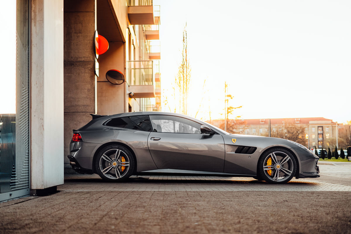 CARBON Performance Aero sideskirt set for Ferrari GTC4 Lusso