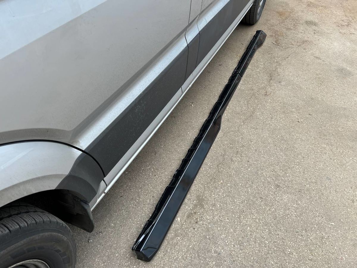 Sport design Side skirts Extensions for MAN TGE Mk1 SWB - Image 2