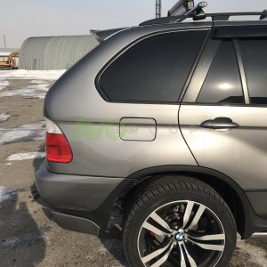 A Style roof spoiler for BMW X5 E53 1999-2006