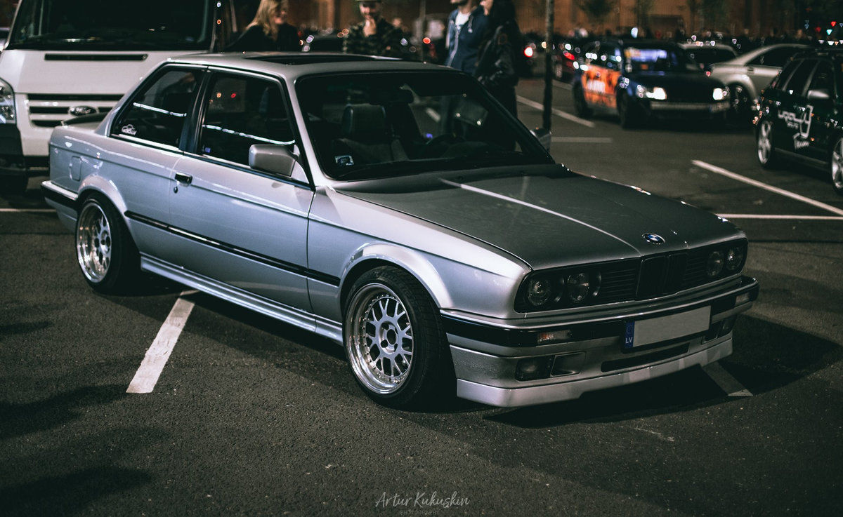 318is / 325is look Side Skirts For BMW 3 E30
