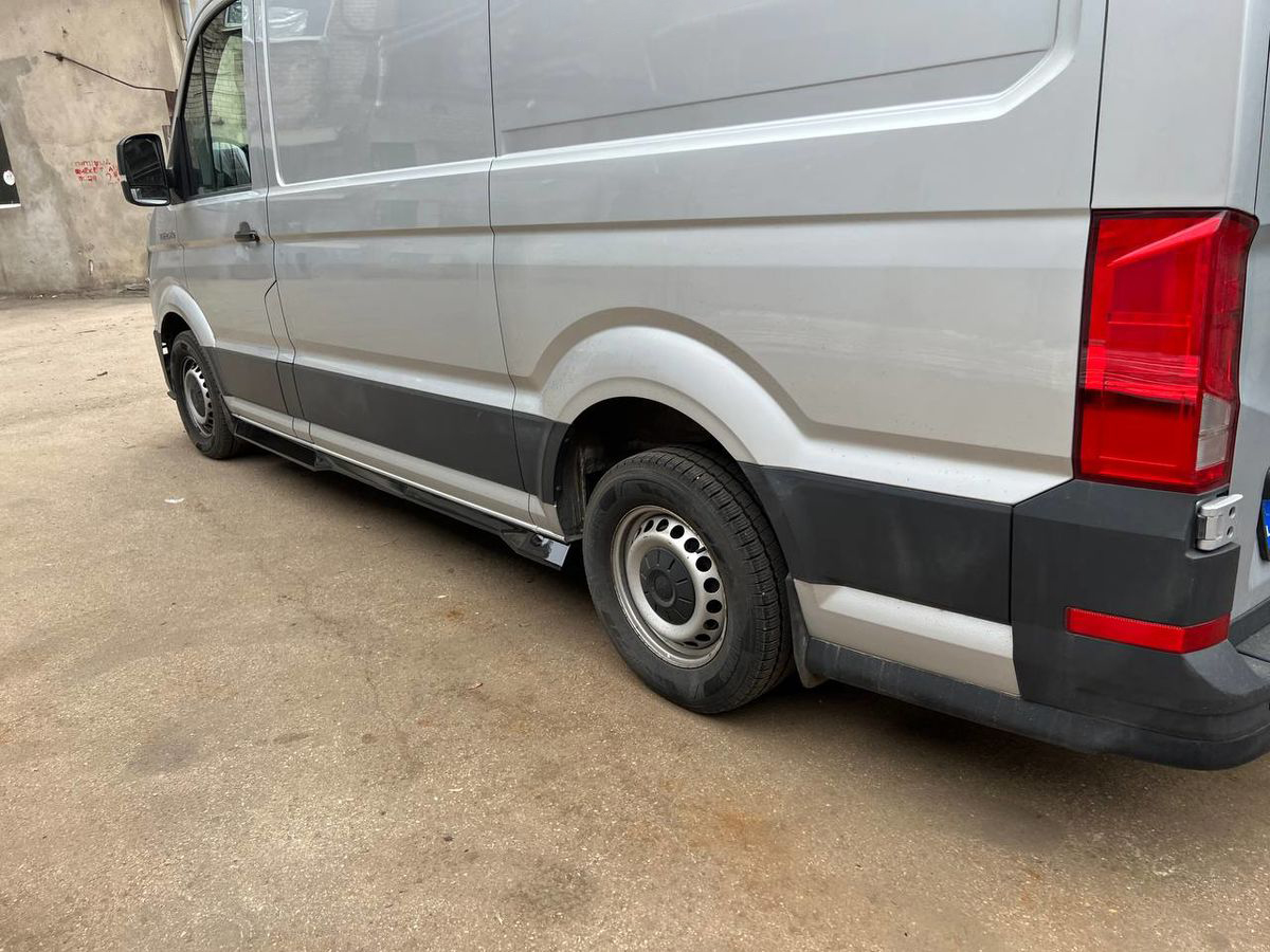 Sport design Side skirts Extensions for MAN TGE Mk1 SWB - Image 7