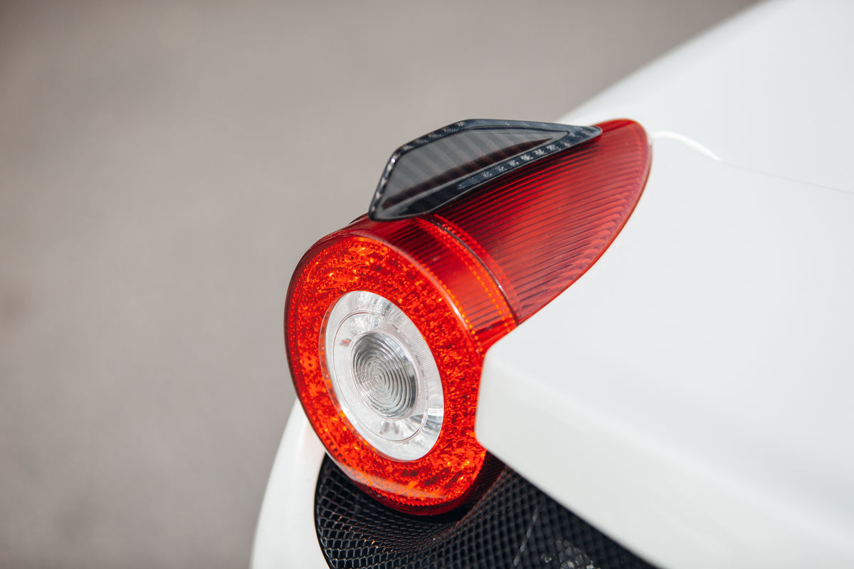 Carbon Backlight Eyelids for Ferrari 458