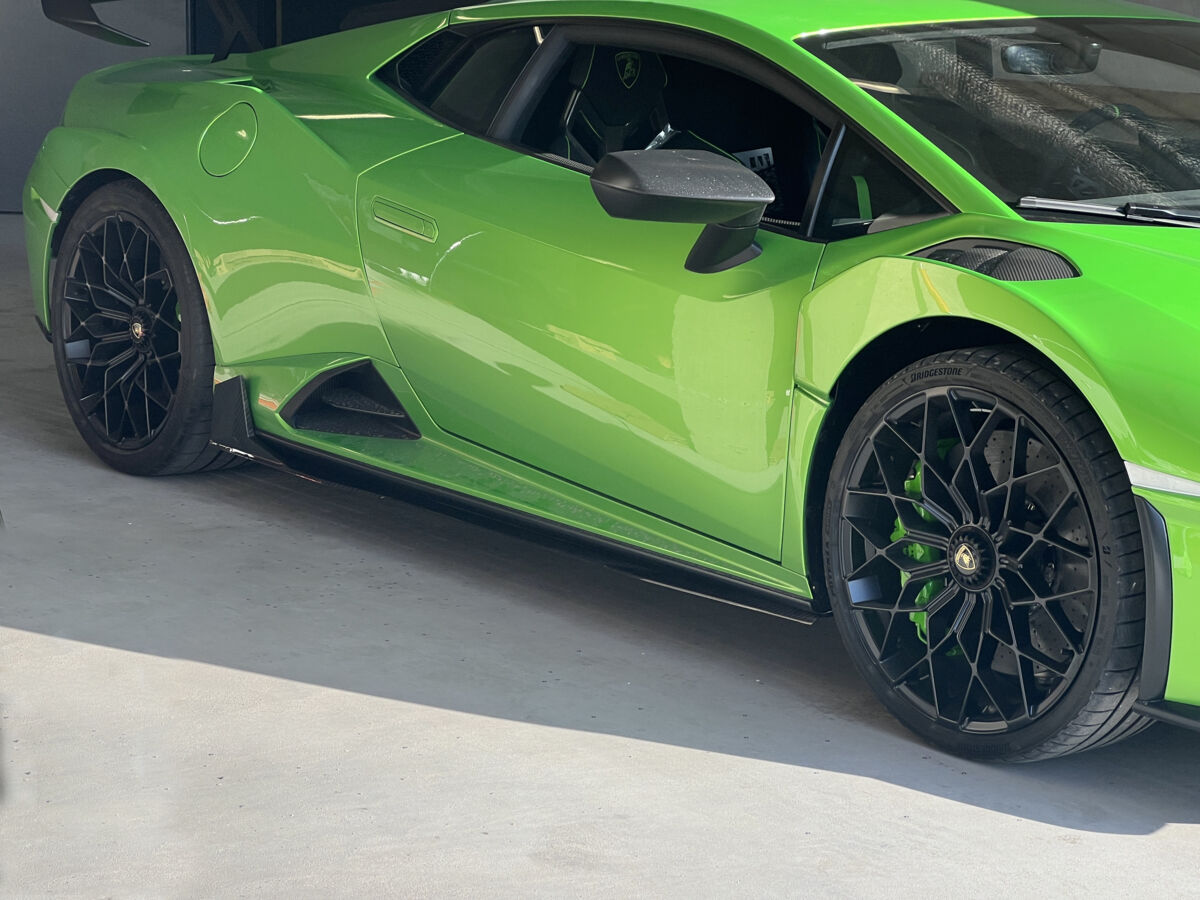 Carbon Side skirts Aero blades for Lamborghini Huracan STO v2 - Image 2