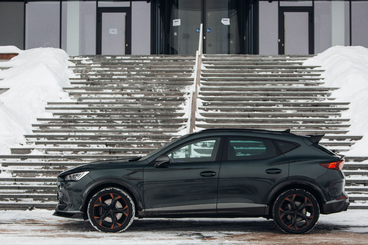 Carbon fiber roof spoiler wing for Cupra Formentor