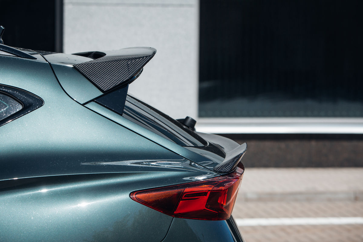 Carbon fiber roof spoiler wing for Cupra Formentor