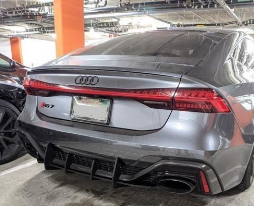 Fancywide Rear Bumper diffuser addon with ribs / fins For Audi RS7 C8