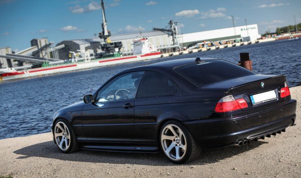 Rear Bumper lower diffuser addon with ribs / fins for BMW 3 E46 Black gloss
