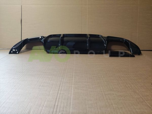 Aizmugurējā bampera difuzors priekš BMW 5 E60 / E61 03-10 v2 ABS