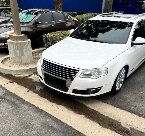 R Line Front Chrome badgeless Grill For VW Passat B6 3C 2005-2010 with PDC holes