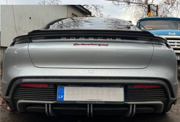 Carbon rear trunk lip spoiler wing for Porsche Taycan