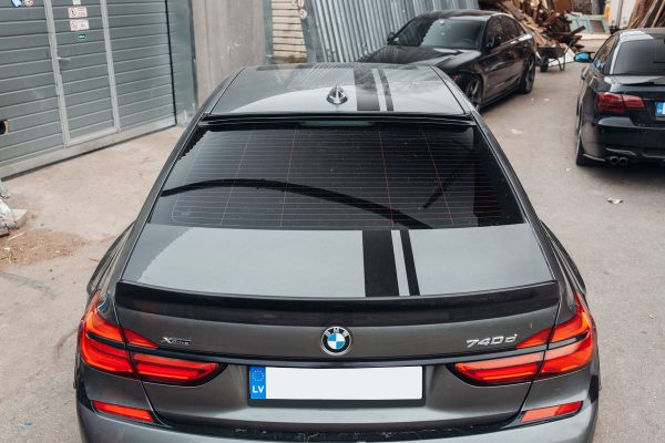 Carbon sunblind roof extension window spoiler for BMW 7 G11 / G12