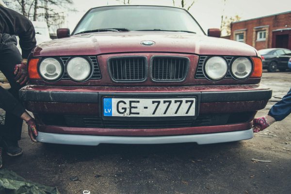 V8 Priekšējā bampera uzlika / spoileris / lūpa priekš BMW 5 E34 SE - Image 2